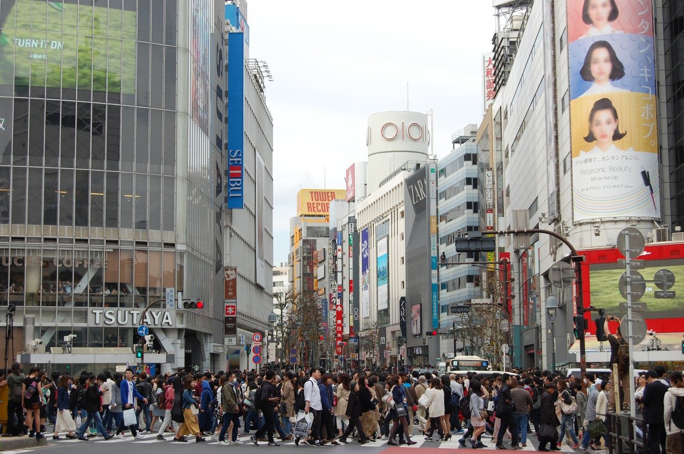 Shibuya Crossing – Iconic Tokyo Photo Spot