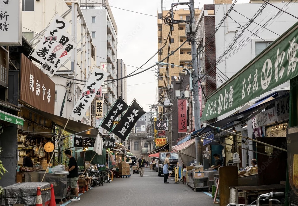 Tsukiji Food Stall – Local Street Food in Tokyo Tour